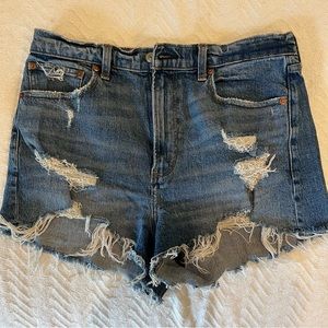 Abercrombie High Rise Mom Short